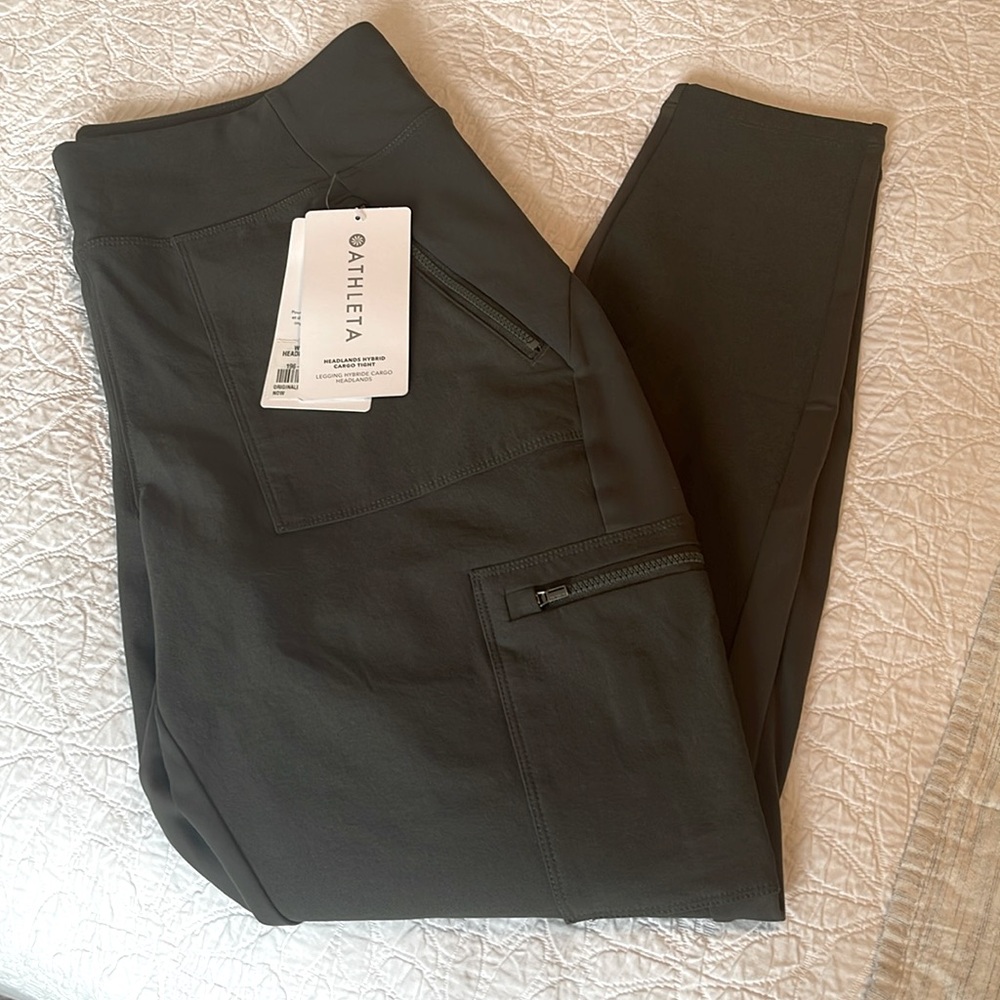 Athleta - Headlands Hybrid Cargo Tight Pants (Green size 12)